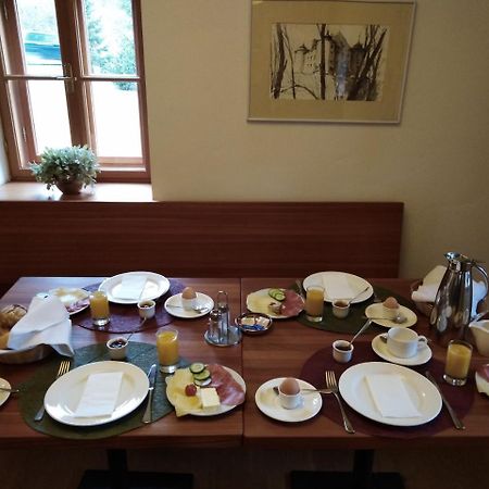 Hotel Gastehaus Schloss Bernau Fischlham Zewnętrze zdjęcie