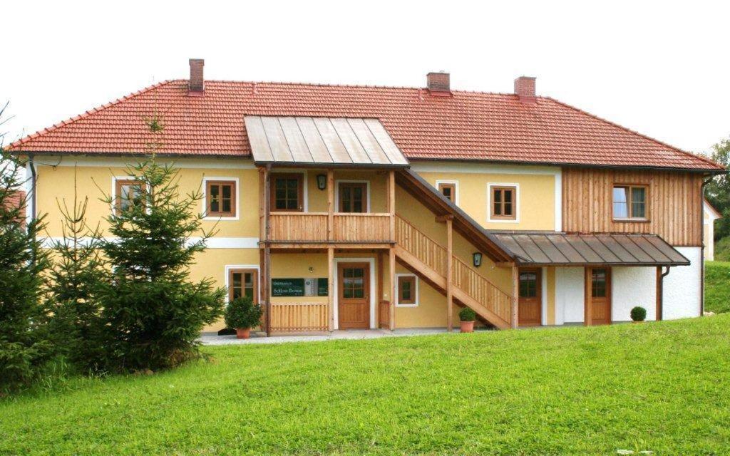 Hotel Gastehaus Schloss Bernau Fischlham Zewnętrze zdjęcie