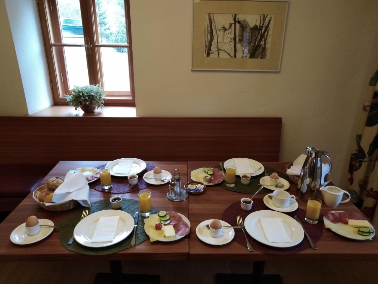 Hotel Gastehaus Schloss Bernau Fischlham Zewnętrze zdjęcie